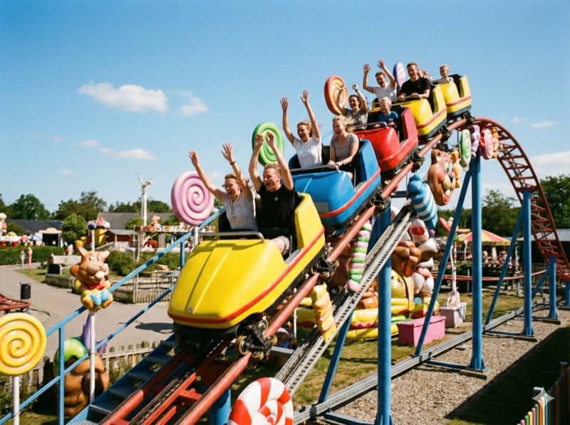 Bunte Achterbahn im BonBon-Land